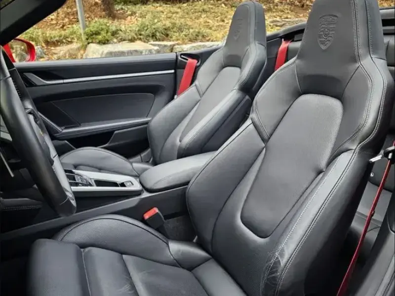 2021 Porsche 911 с пробегом 15 200 км