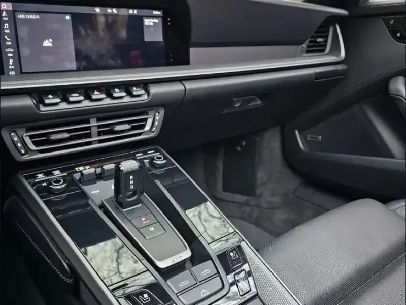 2021 Porsche 911 с пробегом 15 200 км