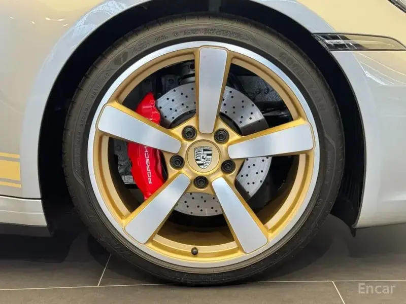 2024 Porsche 911 с пробегом 5 296 км