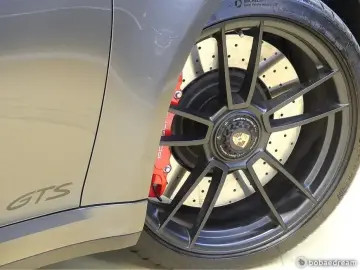 2023 Porsche 911 с пробегом 2 700 км
