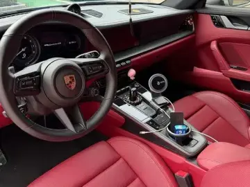 2020 Porsche 911 с пробегом 13 200 км