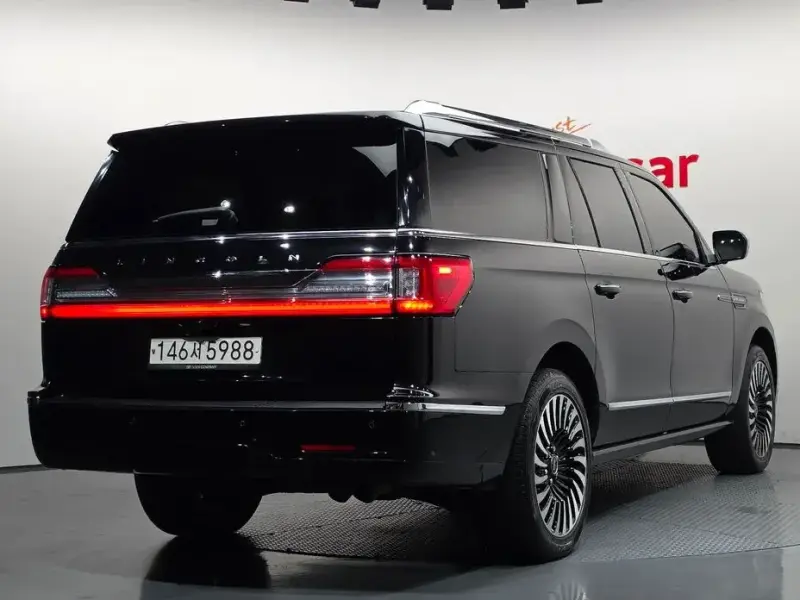 2020 Lincoln Navigator с пробегом 83 383 км