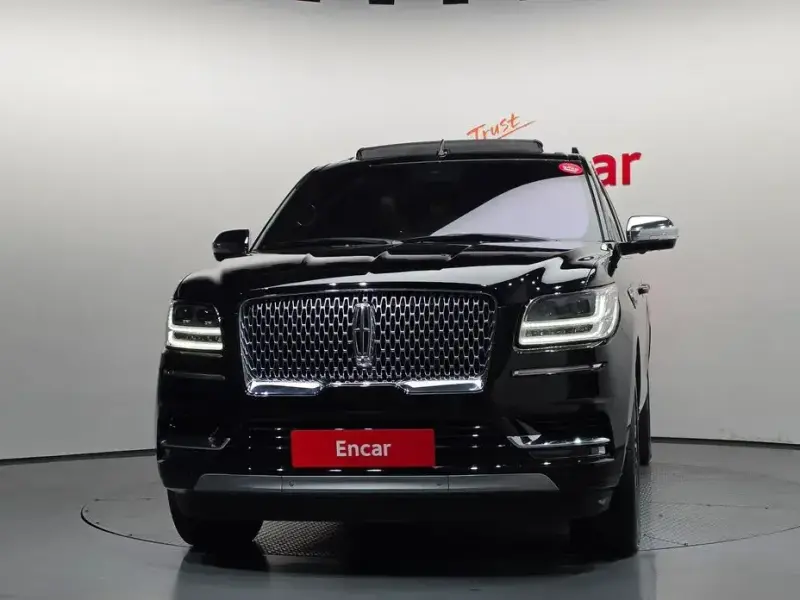 2020 Lincoln Navigator с пробегом 83 383 км