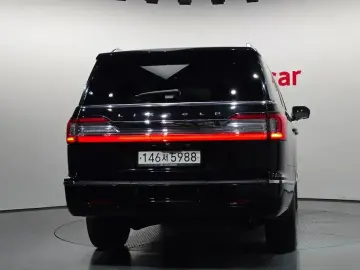 2020 Lincoln Navigator с пробегом 83 383 км