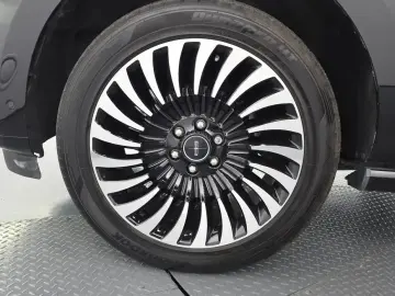 2020 Lincoln Navigator с пробегом 83 383 км