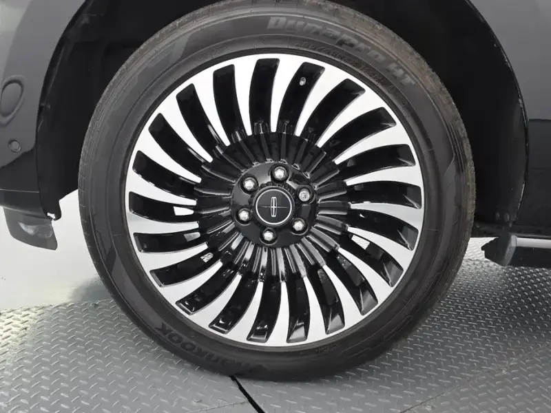 2020 Lincoln Navigator с пробегом 83 383 км