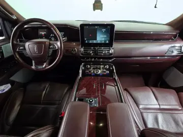 2020 Lincoln Navigator с пробегом 83 383 км