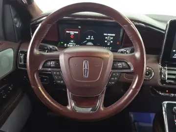 2020 Lincoln Navigator с пробегом 83 383 км