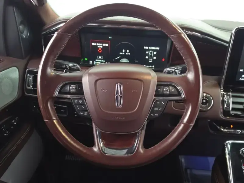 2020 Lincoln Navigator с пробегом 83 383 км