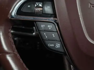 2020 Lincoln Navigator с пробегом 83 383 км
