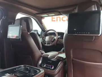 2020 Lincoln Navigator с пробегом 83 383 км