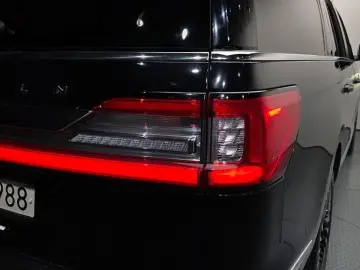 2020 Lincoln Navigator с пробегом 83 383 км