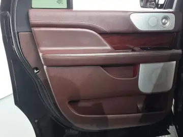 2020 Lincoln Navigator с пробегом 83 383 км