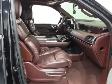 2020 Lincoln Navigator с пробегом 83 383 км