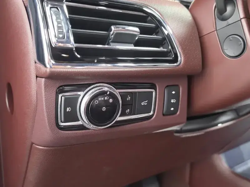 2020 Lincoln Navigator с пробегом 83 383 км