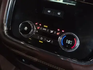 2020 Lincoln Navigator с пробегом 83 383 км