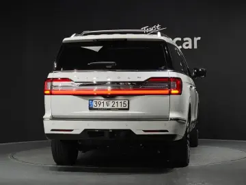2021 Lincoln Navigator с пробегом 66 935 км
