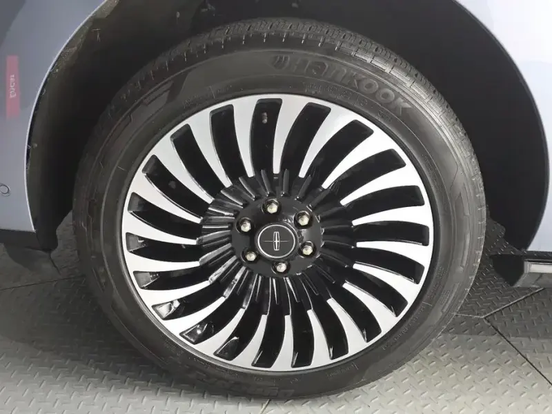 2021 Lincoln Navigator с пробегом 61 908 км