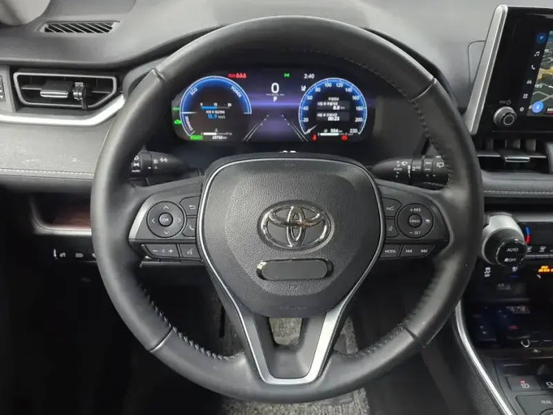 2023 Toyota RAV4 с пробегом 23 732 км
