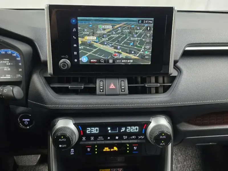 2023 Toyota RAV4 с пробегом 23 732 км
