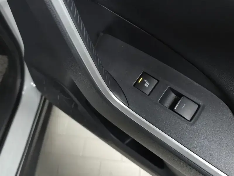 2023 Toyota RAV4 с пробегом 23 732 км