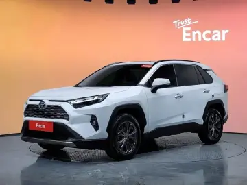 2024 Toyota RAV4 с пробегом 17 797 км