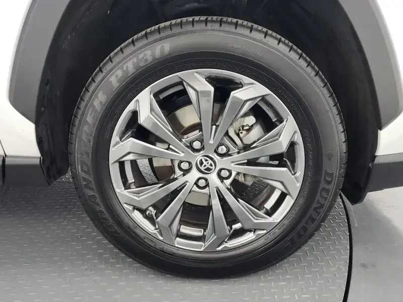 2024 Toyota RAV4 с пробегом 17 797 км