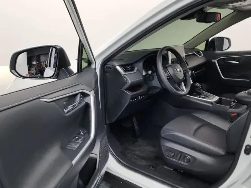2024 Toyota RAV4 с пробегом 17 797 км