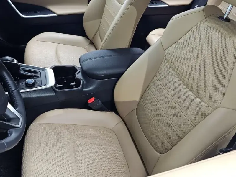 2024 Toyota RAV4 с пробегом 43 074 км