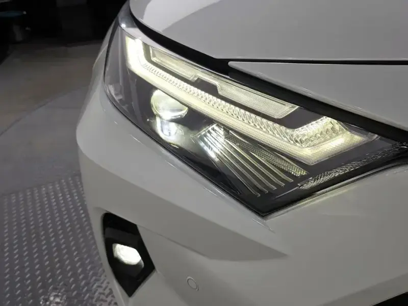2024 Toyota RAV4 с пробегом 43 074 км