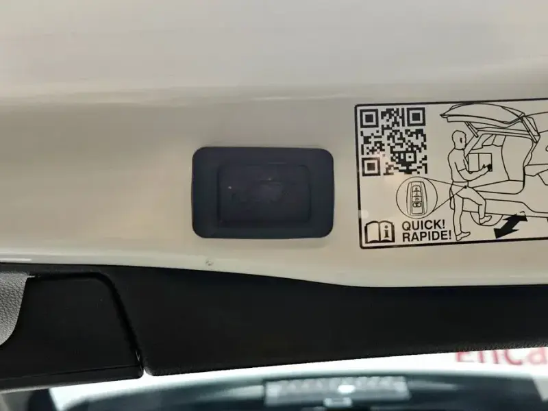 2024 Toyota RAV4 с пробегом 43 074 км