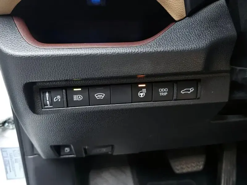 2024 Toyota RAV4 с пробегом 43 074 км