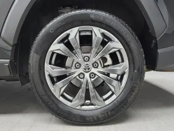 2023 Toyota RAV4 с пробегом 33 877 км