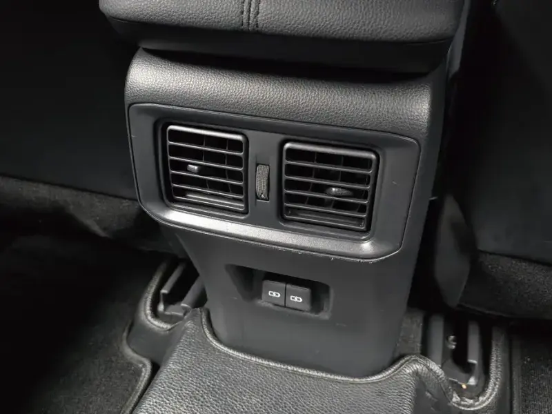 2023 Toyota RAV4 с пробегом 33 877 км