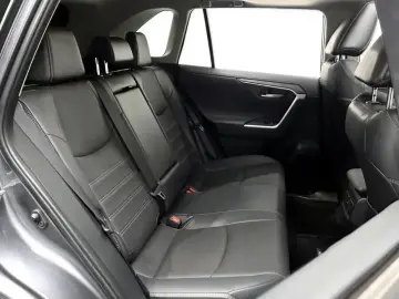 2024 Toyota RAV4 с пробегом 11 991 км