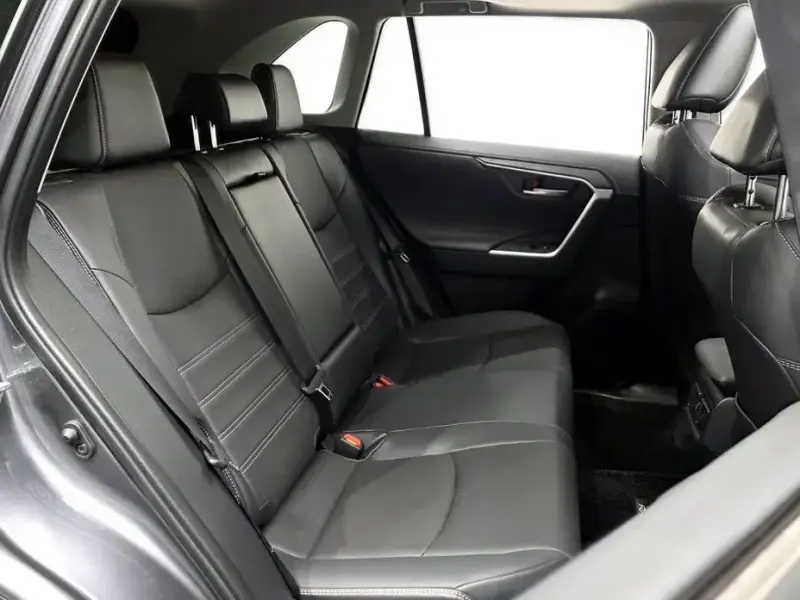 2024 Toyota RAV4 с пробегом 11 991 км