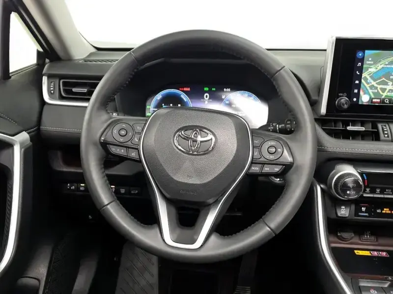 2024 Toyota RAV4 с пробегом 11 991 км