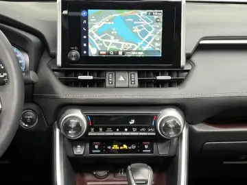 2024 Toyota RAV4 с пробегом 11 991 км