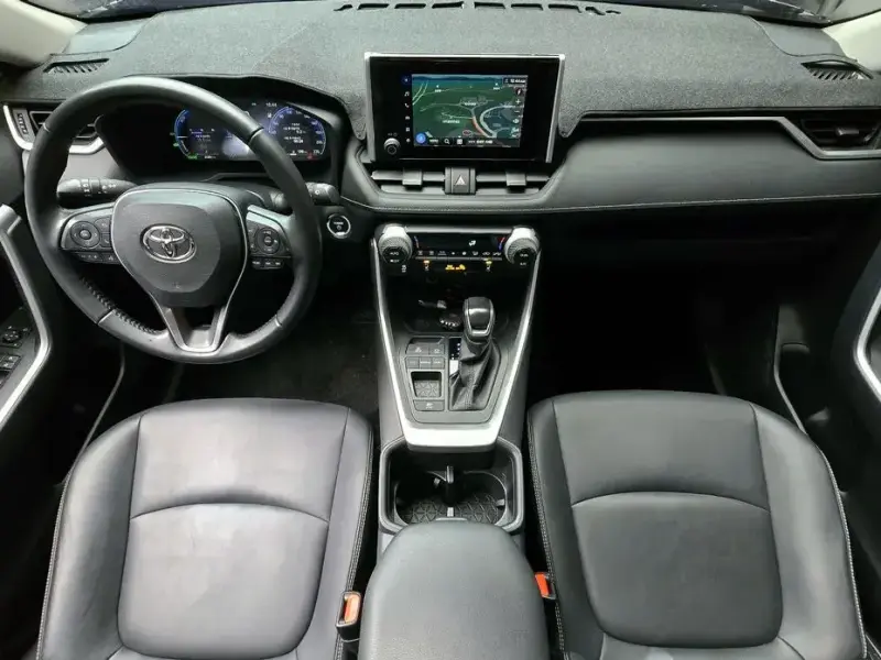 2023 Toyota RAV4 с пробегом 31 351 км