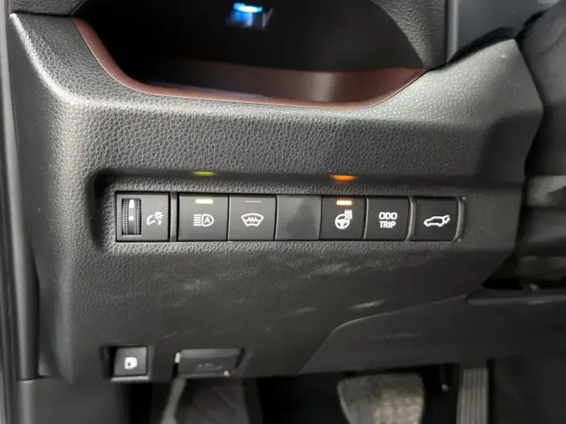 2024 Toyota RAV4 с пробегом 11 991 км