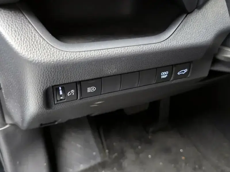 2023 Toyota RAV4 с пробегом 31 351 км