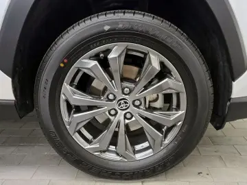 2024 Toyota RAV4 с пробегом 8 426 км