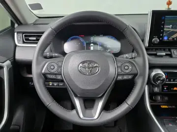 2024 Toyota RAV4 с пробегом 8 426 км