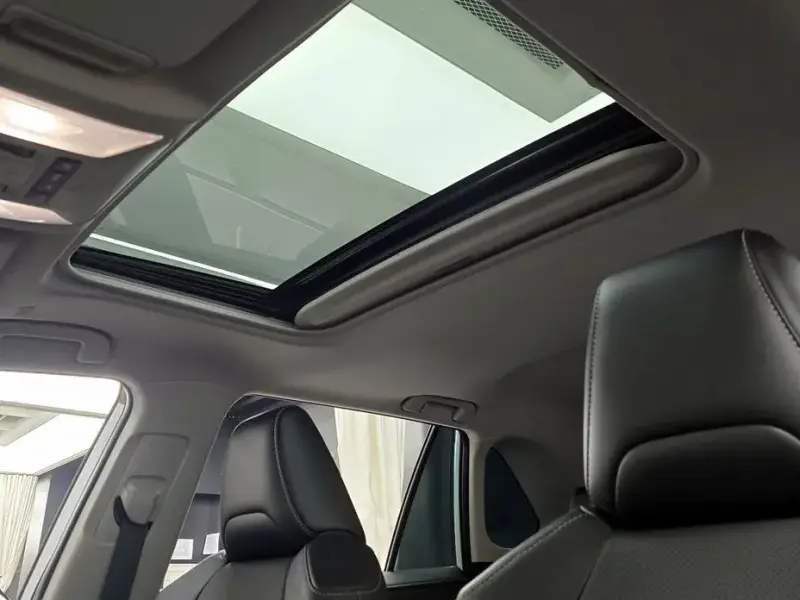 2024 Toyota RAV4 с пробегом 8 426 км