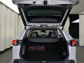 2024 Toyota RAV4 с пробегом 8 426 км