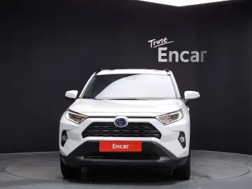 2021 Toyota RAV4 с пробегом 67 484 км