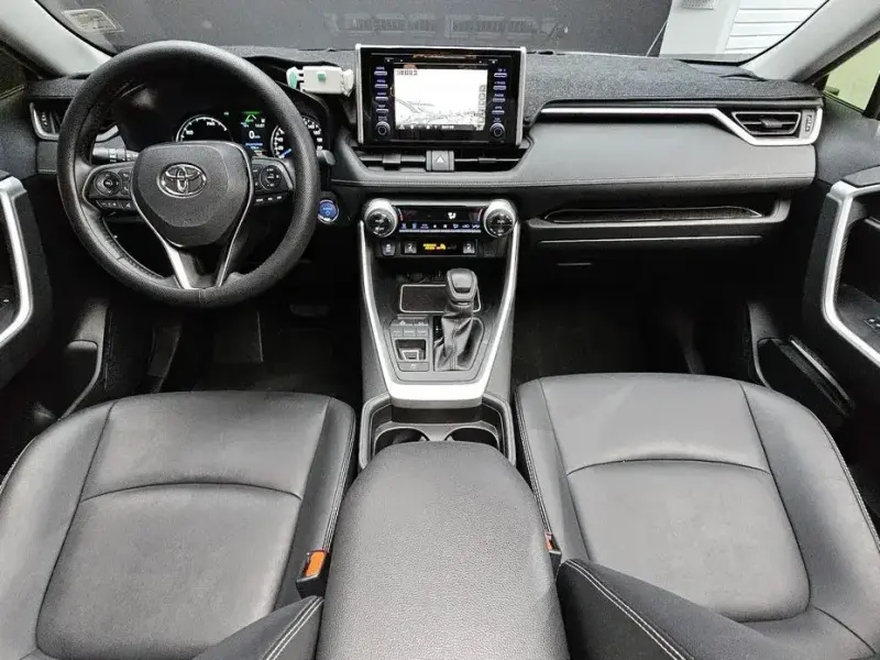 2021 Toyota RAV4 с пробегом 67 484 км