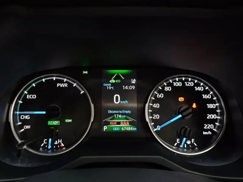 2021 Toyota RAV4 с пробегом 67 484 км