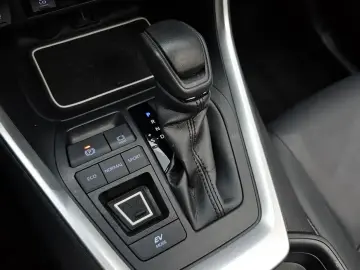 2021 Toyota RAV4 с пробегом 67 484 км
