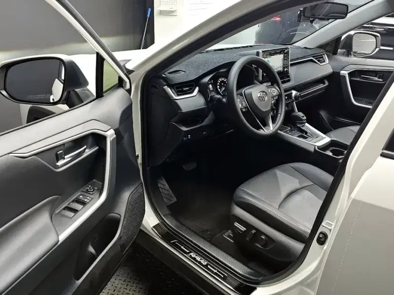 2021 Toyota RAV4 с пробегом 67 484 км